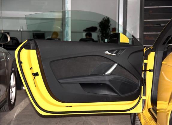 奥迪TT 2015款 TT Coupe 45 TFSI quattro 车厢座椅   前门板