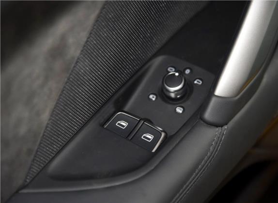 奥迪TT 2015款 TT Coupe 45 TFSI quattro 车厢座椅   门窗控制