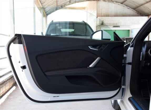 奥迪TT 2017款 TT Coupe 45 TFSI 车厢座椅   前门板