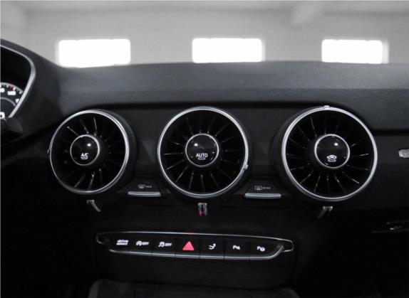 奥迪TT 2017款 TT Roadster 45 TFSI quattro 中控类   中控台