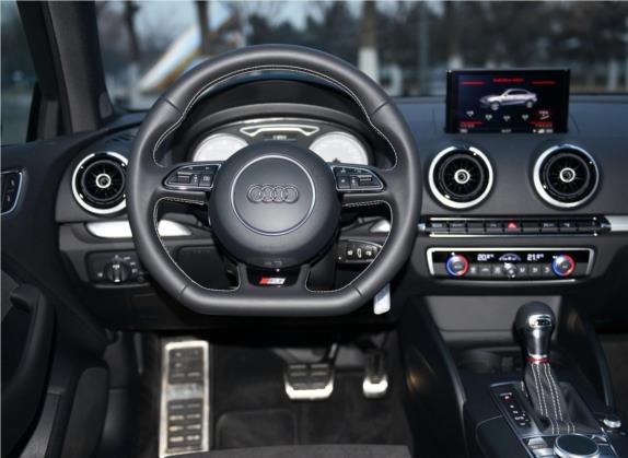 奥迪S3 2015款 S3 2.0T Limousine 中控类   驾驶位