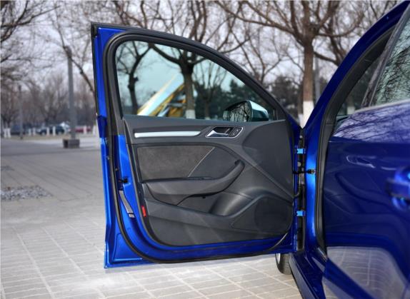 奥迪S3 2015款 S3 2.0T Limousine 车厢座椅   前门板