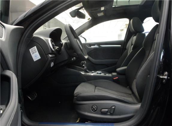 奥迪S3 2017款 改款 S3 2.0T Limousine 车厢座椅   前排空间
