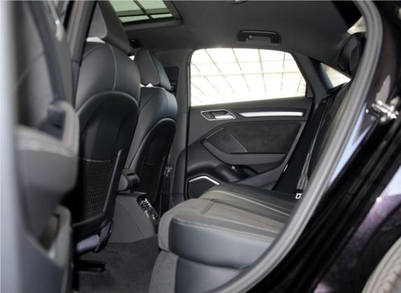 奥迪S3 2017款 改款 S3 2.0T Limousine 车厢座椅   后排空间