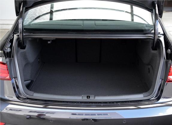 奥迪S3 2017款 改款 S3 2.0T Limousine 车厢座椅   后备厢