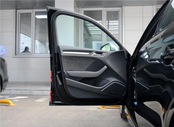 奥迪S3 2017款 改款 S3 2.0T Limousine 车厢座椅   前门板