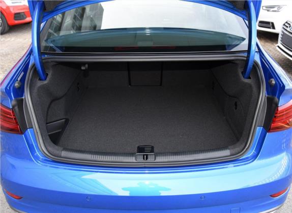 奥迪S3 2019款 S3 2.0T Limousine 车厢座椅   后备厢