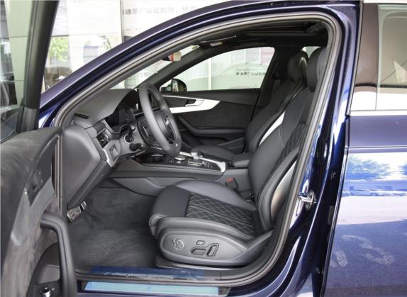 奥迪S4 2018款 S4 3.0TFSI 车厢座椅   前排空间
