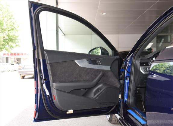 奥迪S4 2018款 S4 3.0TFSI 车厢座椅   前门板