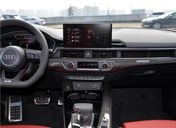 奥迪S4 2020款 S4 3.0TFSI 中控类   中控台