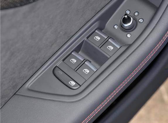 奥迪S4 2020款 S4 3.0TFSI 车厢座椅   门窗控制