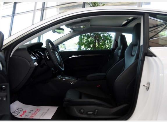 奥迪S5 2009款 S5 4.2 Coupe 车厢座椅   前排空间