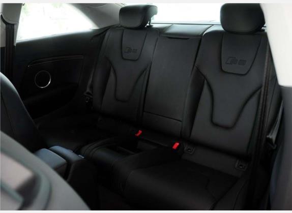 奥迪S5 2009款 S5 4.2 Coupe 车厢座椅   后排空间