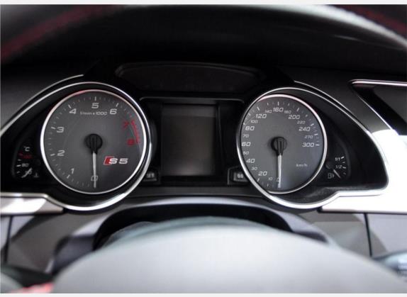 奥迪S5 2010款 S5 3.0T Cabriolet 中控类   仪表盘