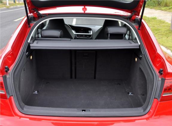 奥迪S5 2010款 S5 3.0T Sportback 车厢座椅   后备厢