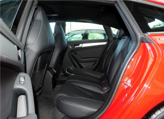 奥迪S5 2012款 S5 3.0T Sportback 车厢座椅   后排空间