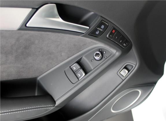 奥迪S5 2016款 S5 3.0T Coupe 车厢座椅   门窗控制