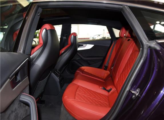奥迪S5 2017款 S5 3.0T Sportback 车厢座椅   后排空间