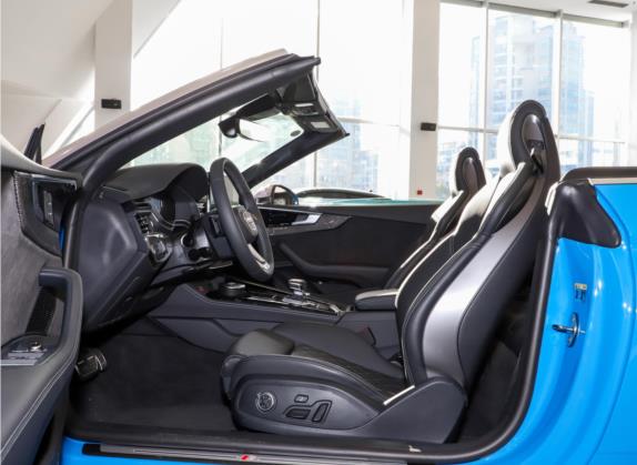 奥迪S5 2020款 S5 3.0T Cabriolet 车厢座椅   前排空间