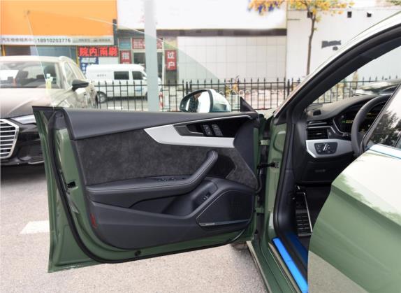 奥迪S5 2020款 S5 3.0T Sportback 车厢座椅   前门板