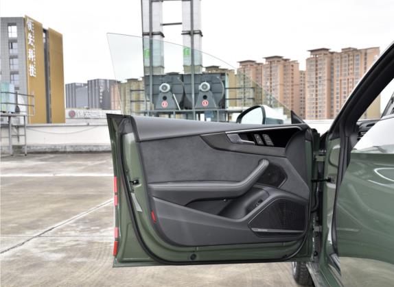 奥迪S5 2022款 S5 3.0T Sportback 车厢座椅   前门板
