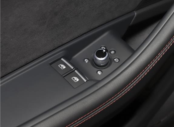 奥迪S5 2022款 S5 3.0T Coupe 车厢座椅   门窗控制