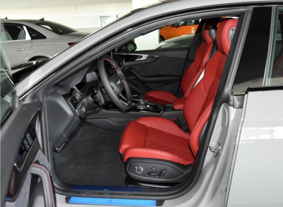 奥迪S5 2023款 S5 3.0T Sportback 车厢座椅   前排空间