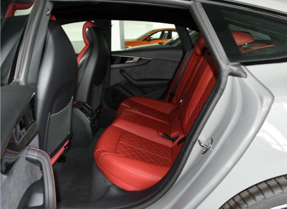 奥迪S5 2023款 S5 3.0T Sportback 车厢座椅   后排空间