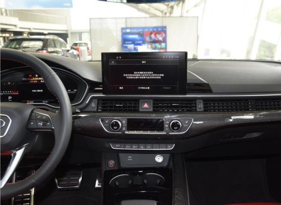 奥迪S5 2023款 S5 3.0T Coupe 中控类   中控台