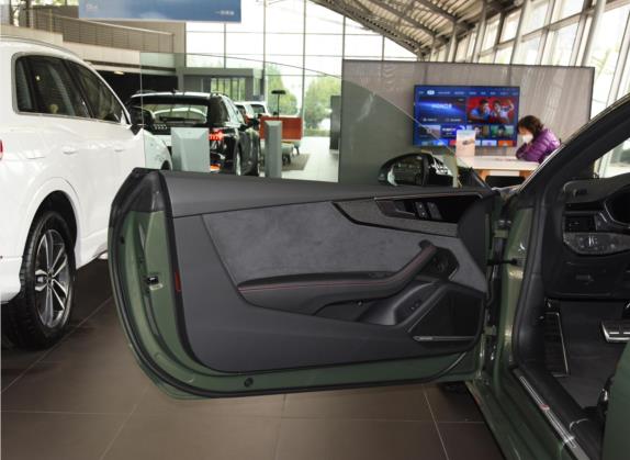 奥迪S5 2023款 S5 3.0T Coupe 车厢座椅   前门板