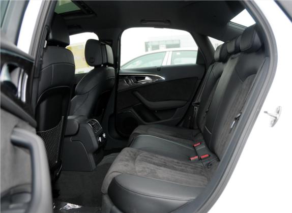 奥迪S6 2013款 S6 4.0TFSI 车厢座椅   后排空间