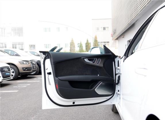 奥迪S7 2013款 4.0 TFSI quattro 车厢座椅   前门板