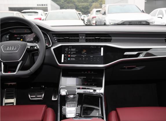 奥迪S7 2022款 2.9 TFSI quattro 中控类   中控台