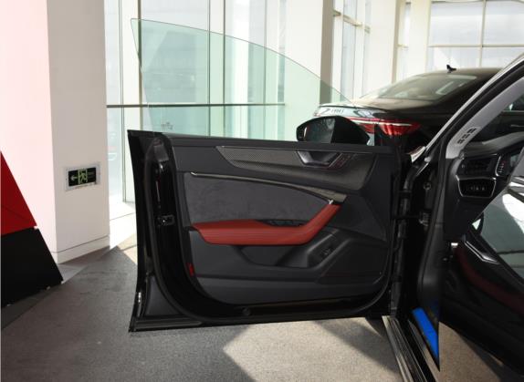 奥迪S7 2023款 2.9 TFSI quattro 车厢座椅   前门板