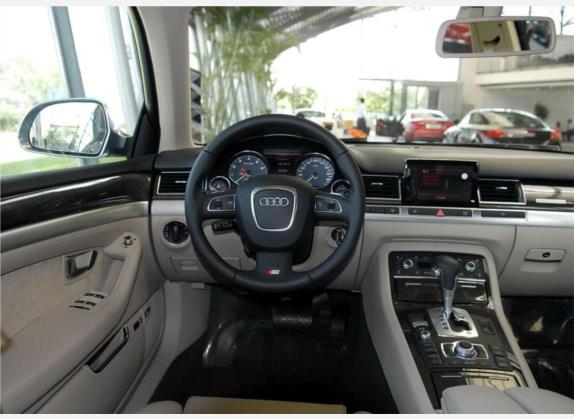奥迪S8 2009款 S8 5.2 FSI quattro 中控类   驾驶位
