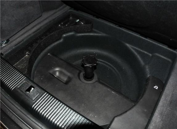奥迪S8 2009款 S8 5.2 FSI quattro 其他细节类   备胎