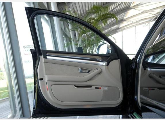 奥迪S8 2009款 S8 5.2 FSI quattro 车厢座椅   前门板