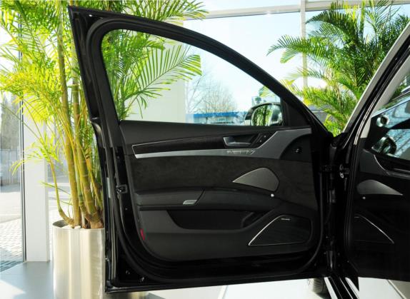 奥迪S8 2013款 S8 4.0TFSI quattro 车厢座椅   前门板