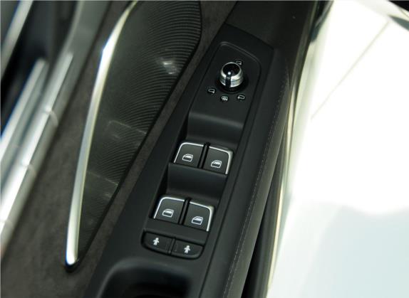 奥迪S8 2013款 S8 4.0TFSI quattro 车厢座椅   门窗控制