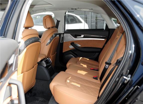 奥迪S8 2014款 S8 4.0TFSI quattro 车厢座椅   后排空间