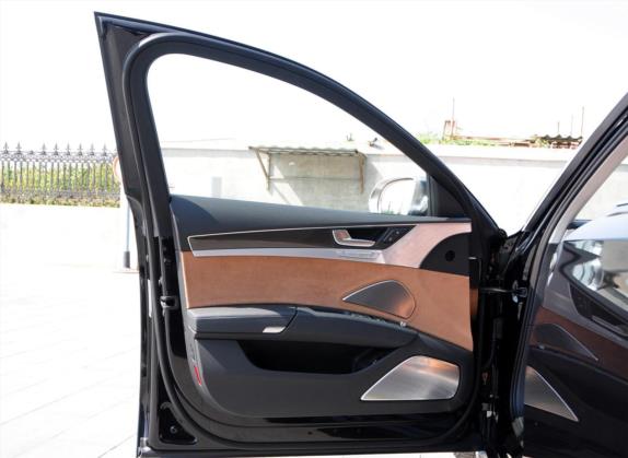 奥迪S8 2014款 S8 4.0TFSI quattro 车厢座椅   前门板