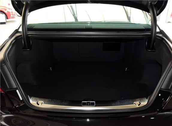 奥迪S8 2016款 S8 4.0TFSI quattro 车厢座椅   后备厢