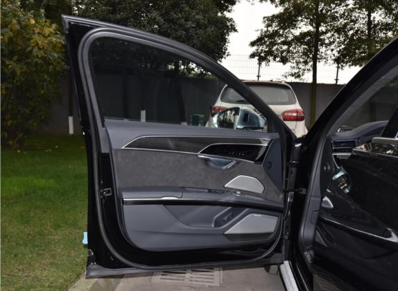奥迪S8 2021款 S8L 4.0TFSI quattro 车厢座椅   前门板