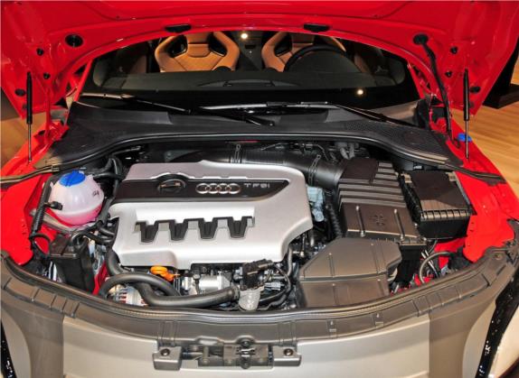 奥迪TTS 2011款 TTS Roadster 2.0TFSI quattro 其他细节类   发动机舱