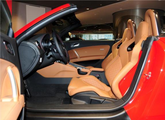 奥迪TTS 2011款 TTS Roadster 2.0TFSI quattro 车厢座椅   前排空间