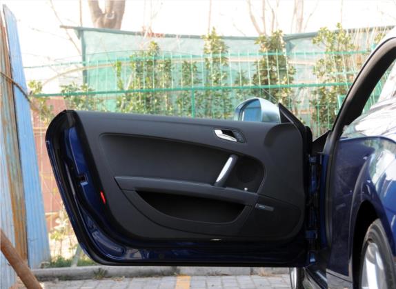 奥迪TTS 2011款 TTS Coupe 2.0TFSI quattro 车厢座椅   前门板