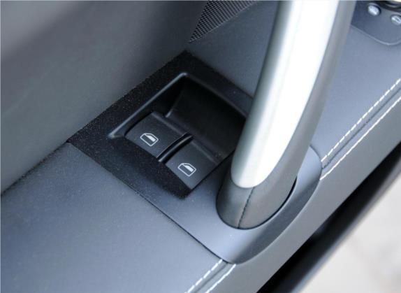 奥迪TTS 2011款 TTS Coupe 2.0TFSI quattro 车厢座椅   门窗控制