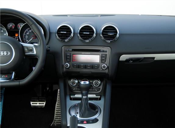 奥迪TTS 2013款 TTS Coupe 2.0TFSI quattro 中控类   中控台