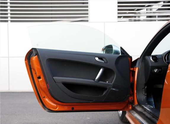 奥迪TTS 2013款 TTS Coupe 2.0TFSI quattro 车厢座椅   前门板