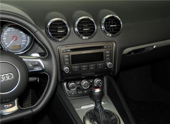 奥迪TTS 2013款 TTS Roadster 2.0TFSI quattro 中控类   中控台